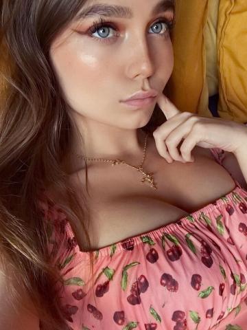 Полина 💕🌸